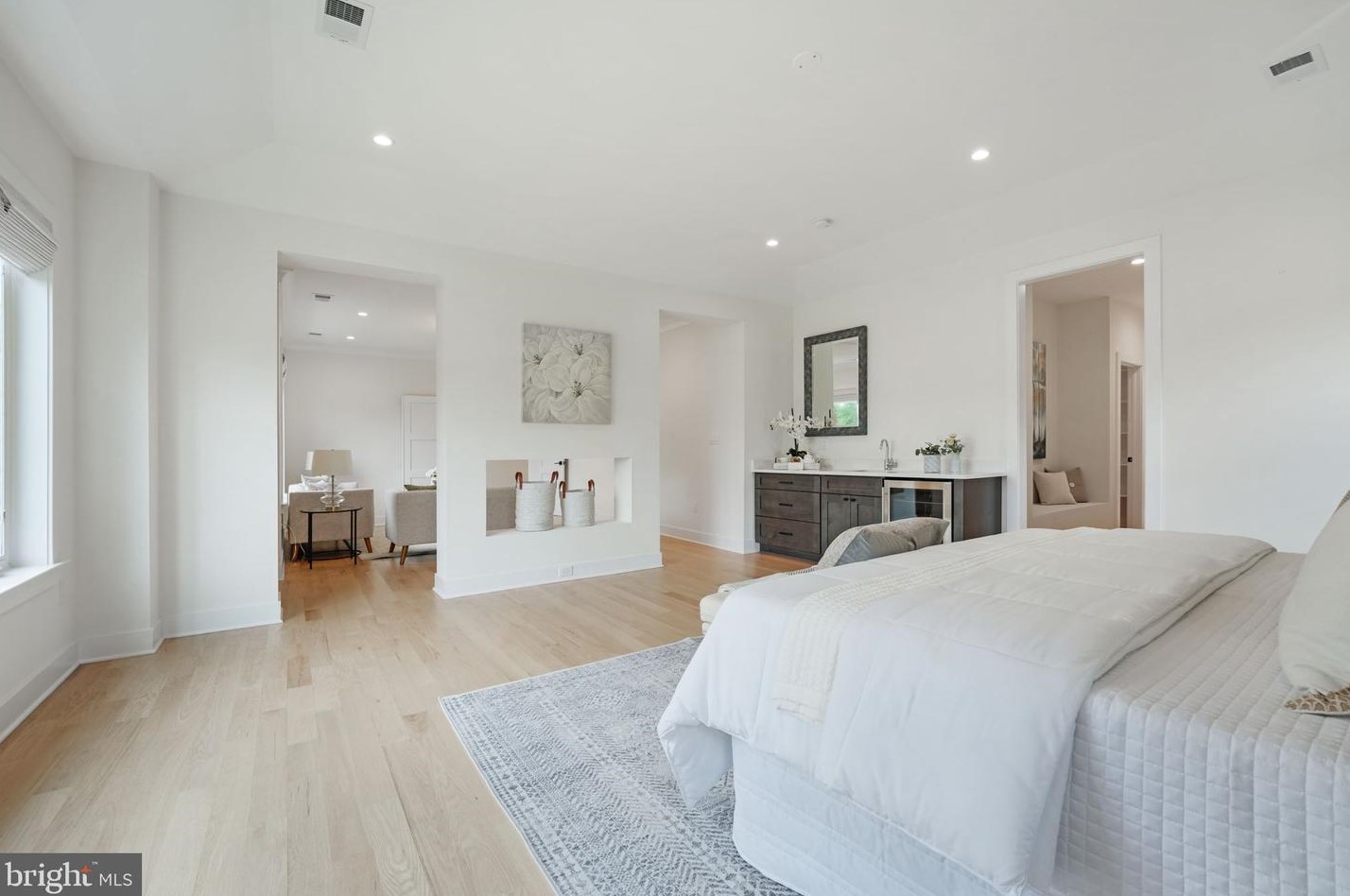 828 Constellation Dr, Great Falls VA  22066-2501 exterior