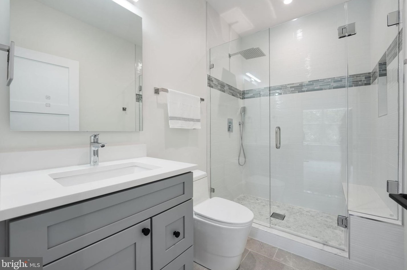 828 Constellation Dr, Great Falls VA  22066-2501 exterior