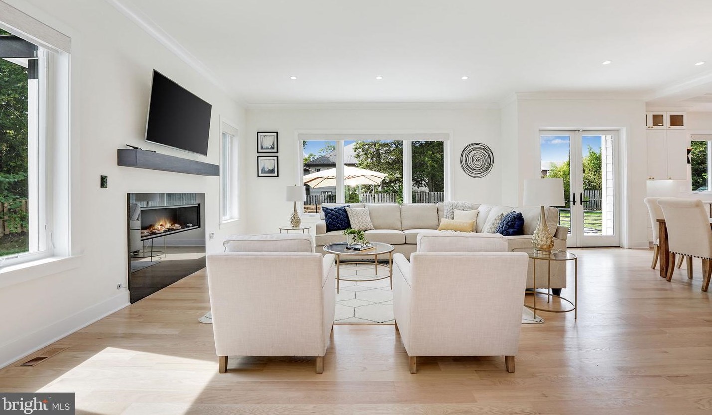 828 Constellation Dr, Great Falls VA  22066-2501 exterior