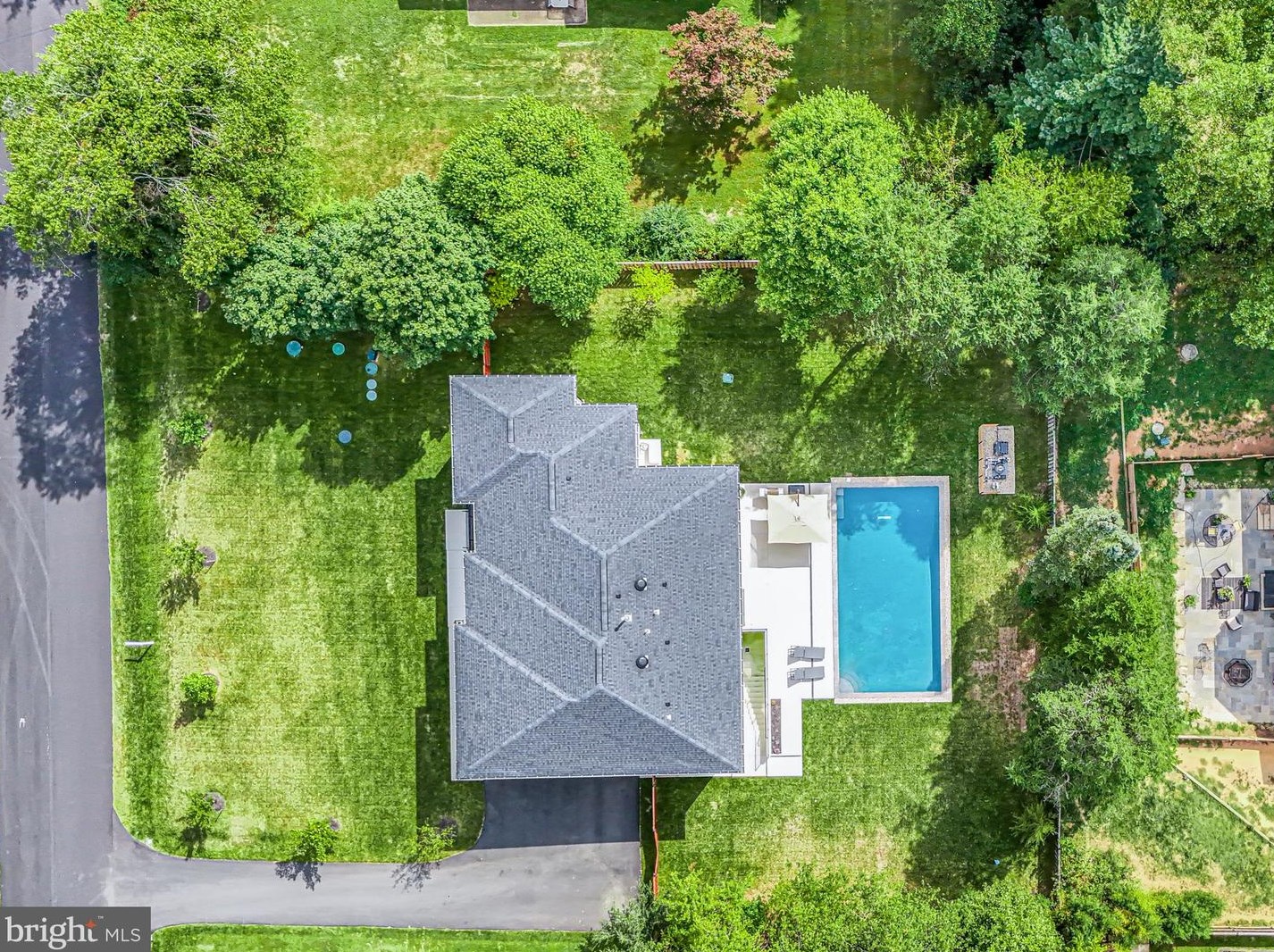 828 Constellation Dr, Great Falls VA  22066-2501 exterior