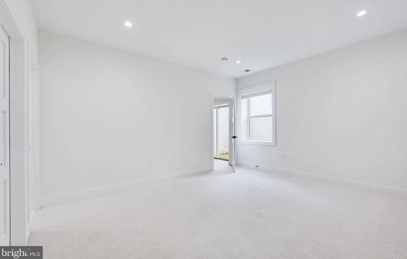 828 Constellation Dr, Great Falls VA  22066-2501 exterior