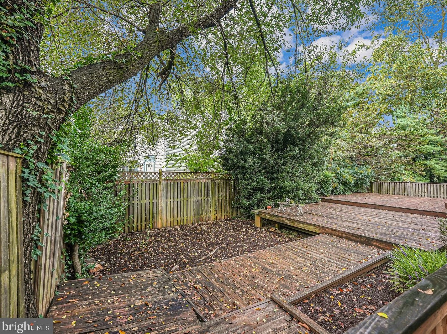 10315 Blake Ln, Vienna VA 22124-2632 exterior