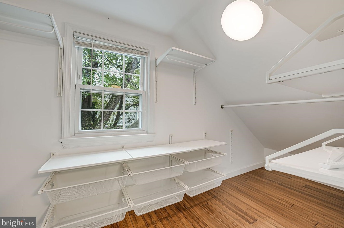 10315 Blake Ln, Vienna VA 22124-2632 exterior