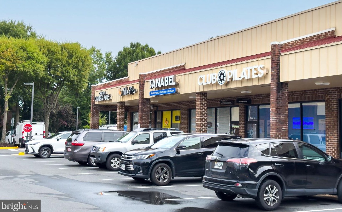 10315 Blake Ln, Vienna VA 22124-2632 exterior