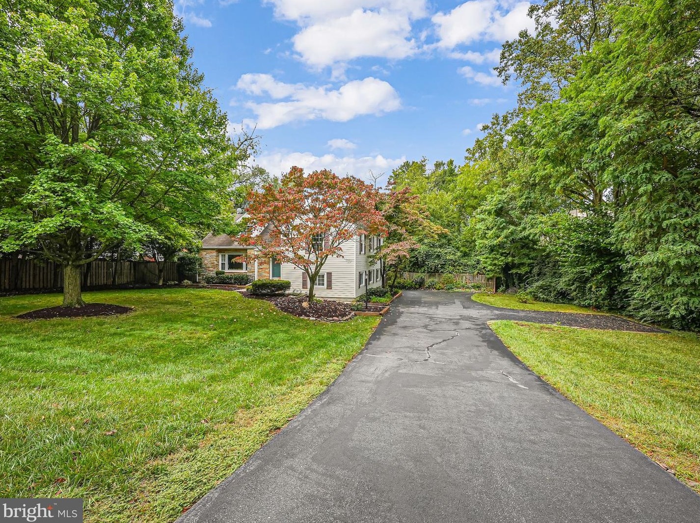 10315 Blake Ln, Vienna VA 22124-2632 exterior