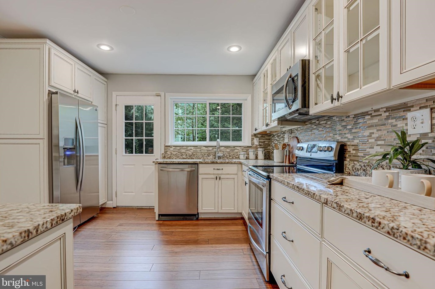 10315 Blake Ln, Vienna VA 22124-2632 exterior