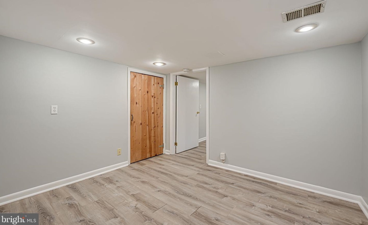 10315 Blake Ln, Vienna VA 22124-2632 exterior