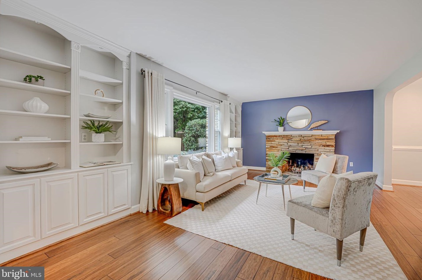 10315 Blake Ln, Vienna VA 22124-2632 exterior