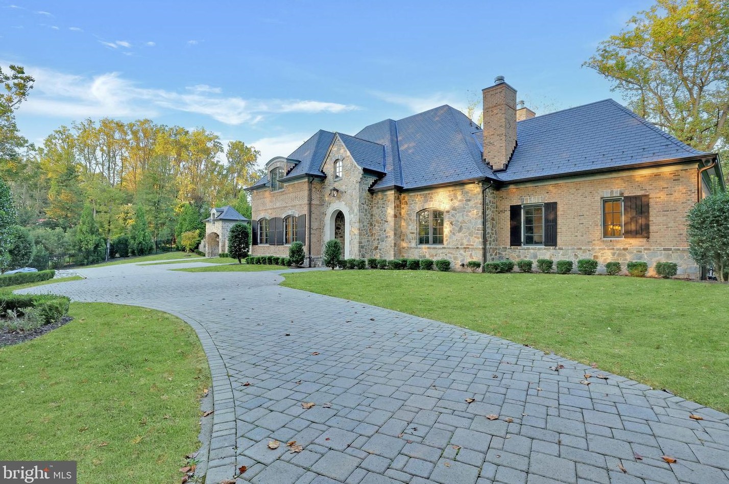 1418 Kirby Rd, Mc Lean VA 22101-3201 exterior