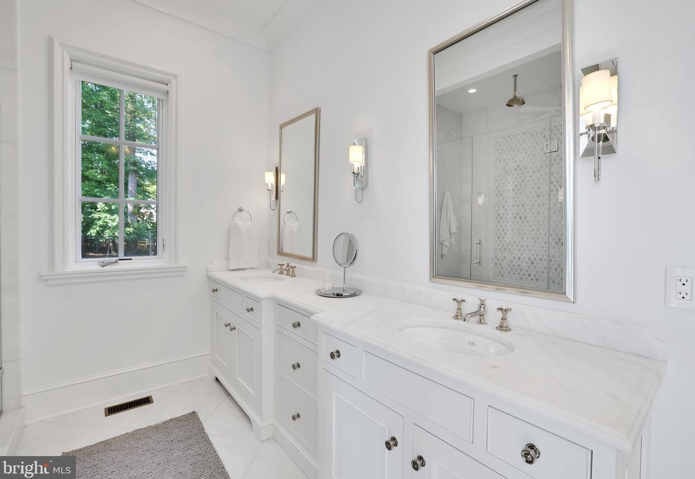 1418 Kirby Rd, Mc Lean VA 22101-3201 exterior