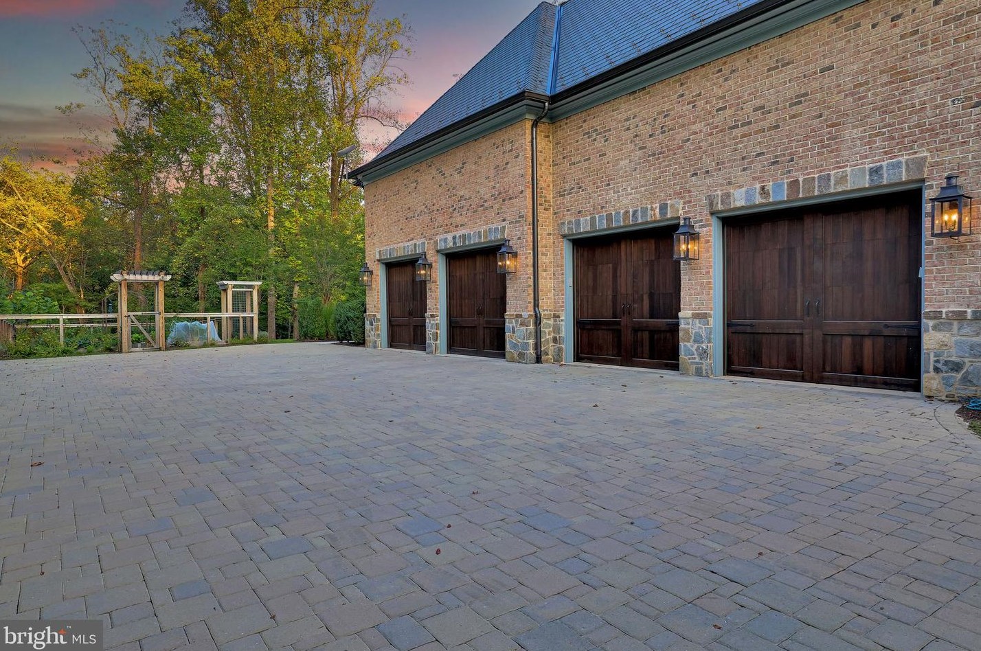 1418 Kirby Rd, Mc Lean VA 22101-3201 exterior