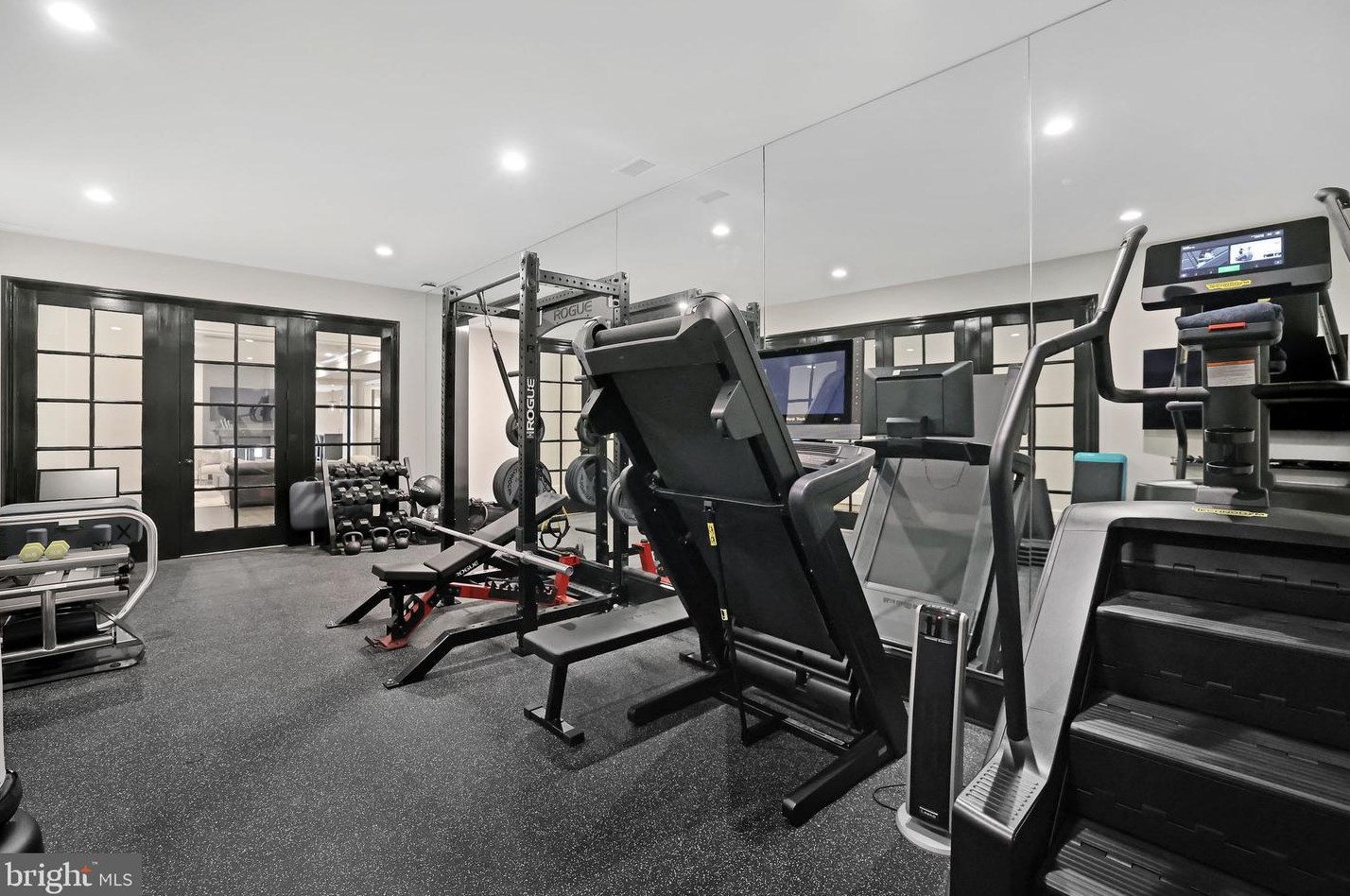 1418 Kirby Rd, Mc Lean VA 22101-3201 exterior