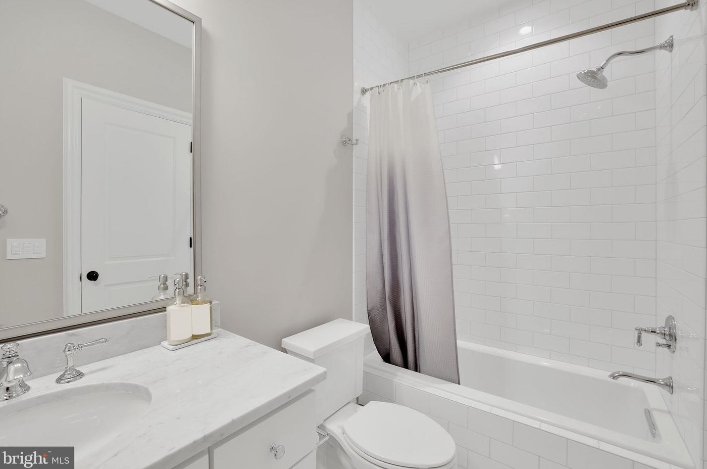 1418 Kirby Rd, Mc Lean VA 22101-3201 exterior