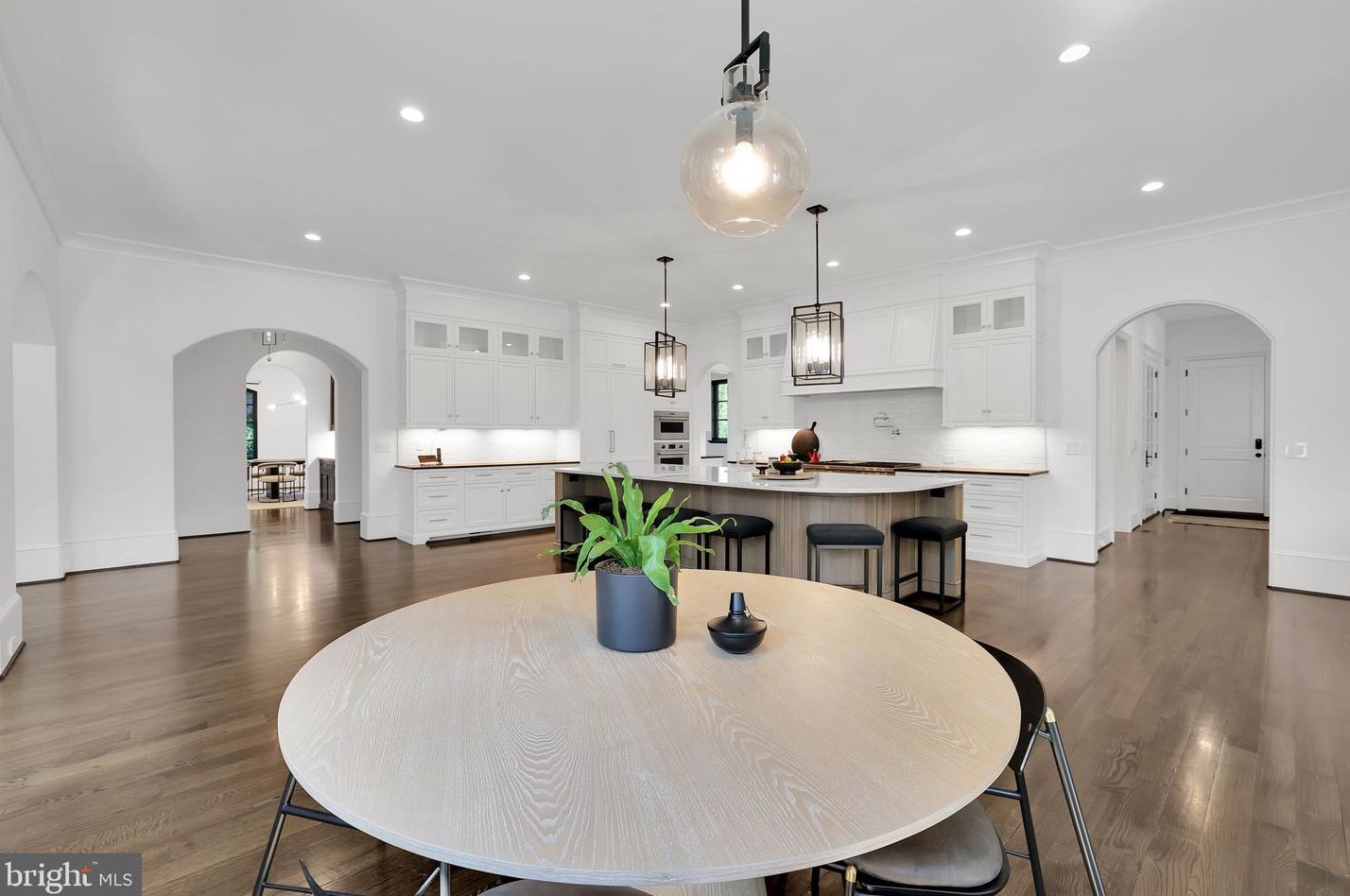 1418 Kirby Rd, Mc Lean VA 22101-3201 exterior