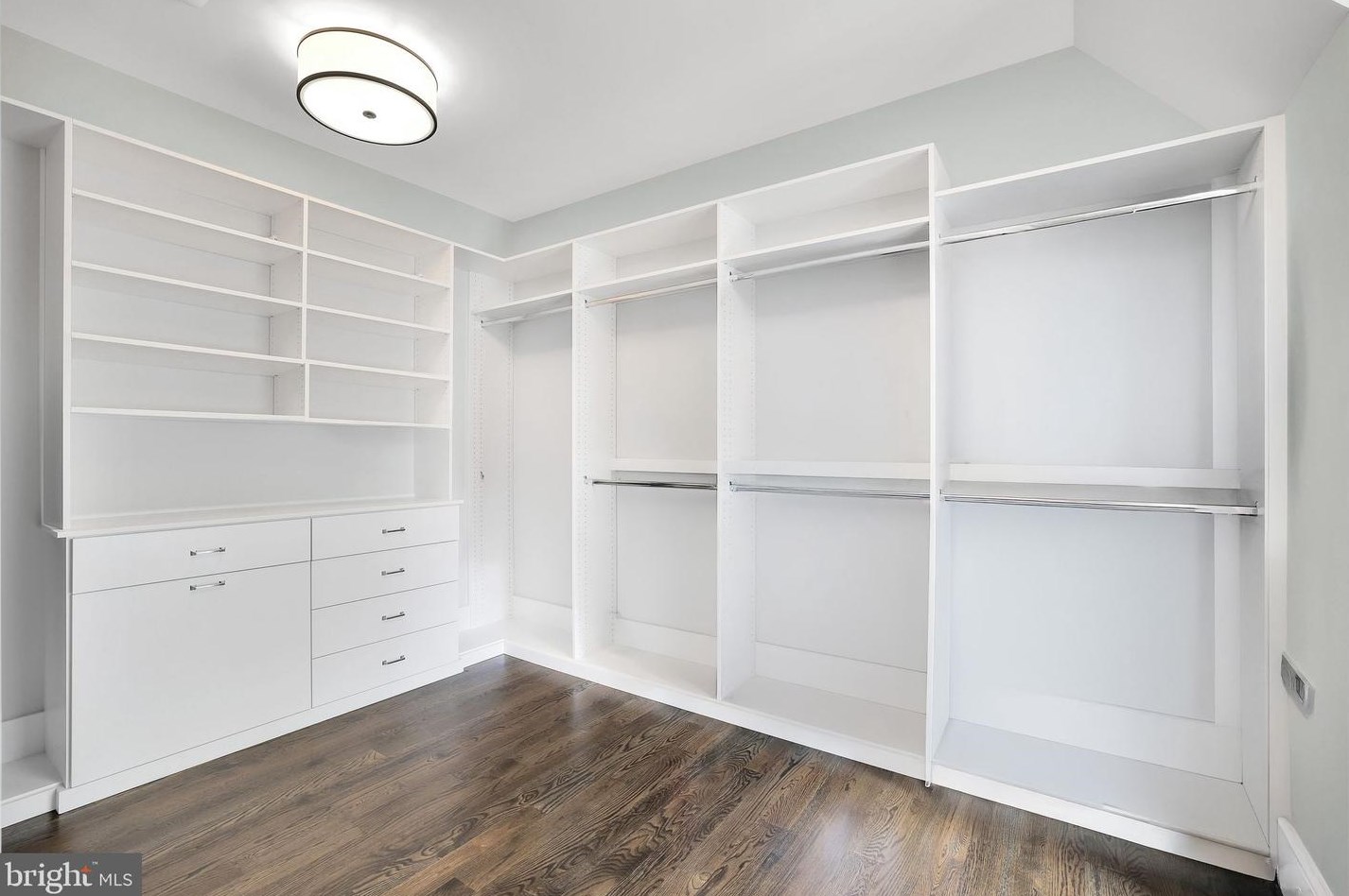 1418 Kirby Rd, Mc Lean VA 22101-3201 exterior