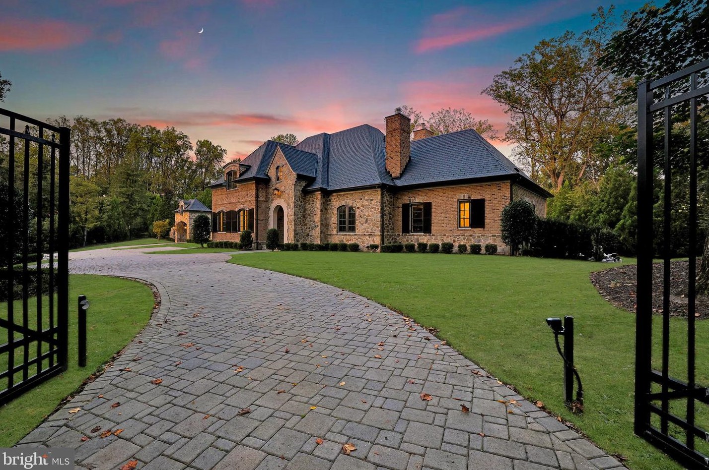 1418 Kirby Rd, Mc Lean VA 22101-3201 exterior