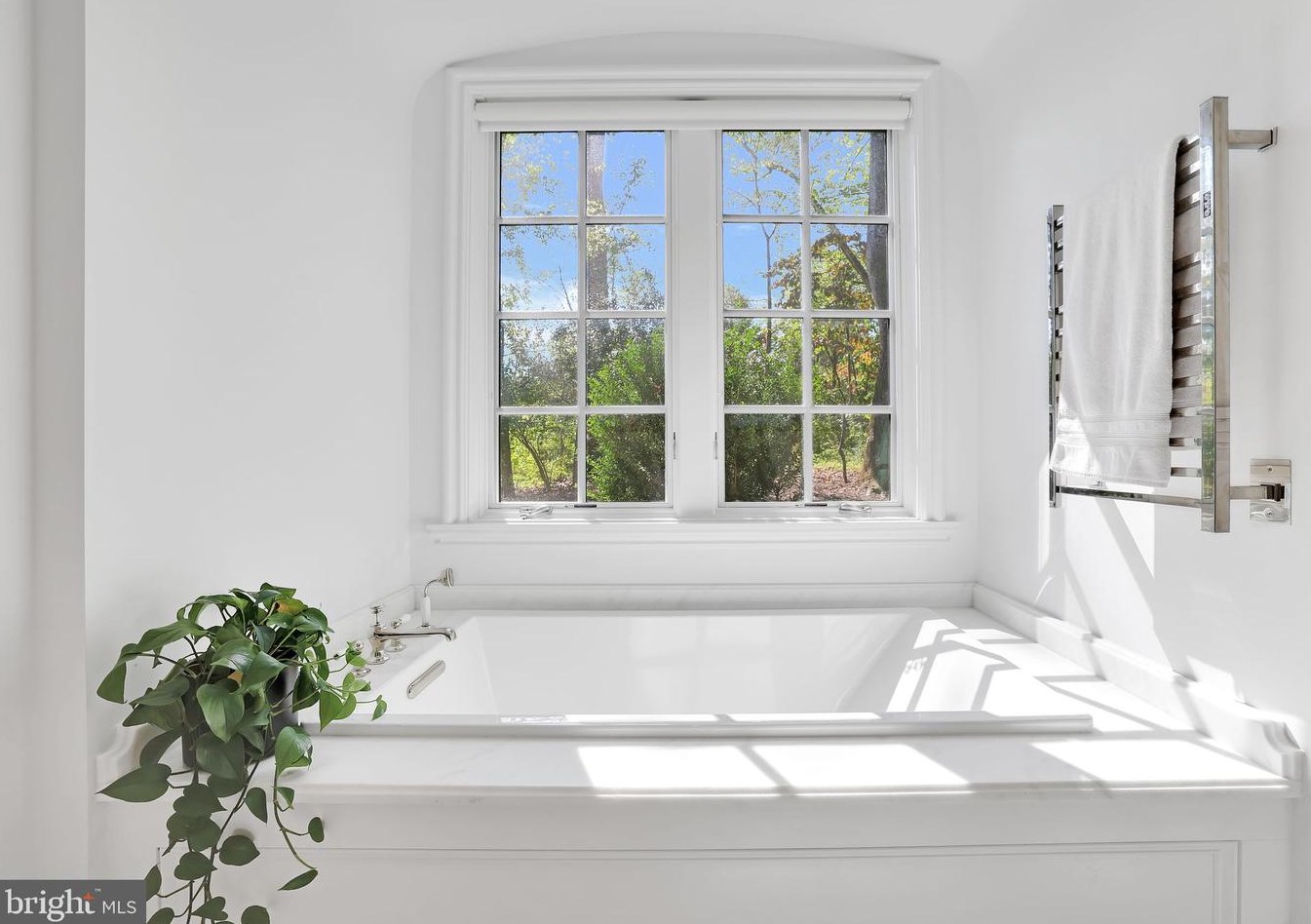 1418 Kirby Rd, Mc Lean VA 22101-3201 exterior