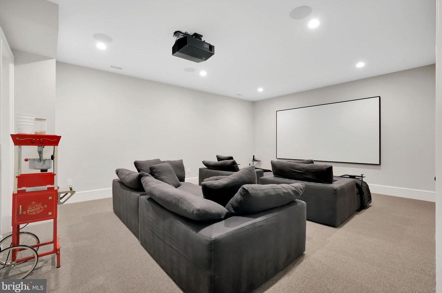 1418 Kirby Rd, Mc Lean VA 22101-3201 exterior