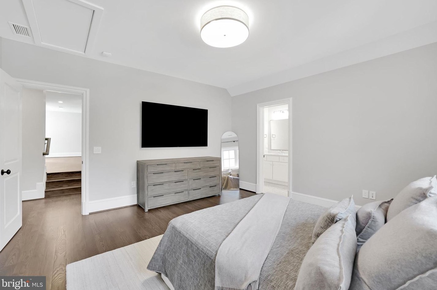 1418 Kirby Rd, Mc Lean VA 22101-3201 exterior