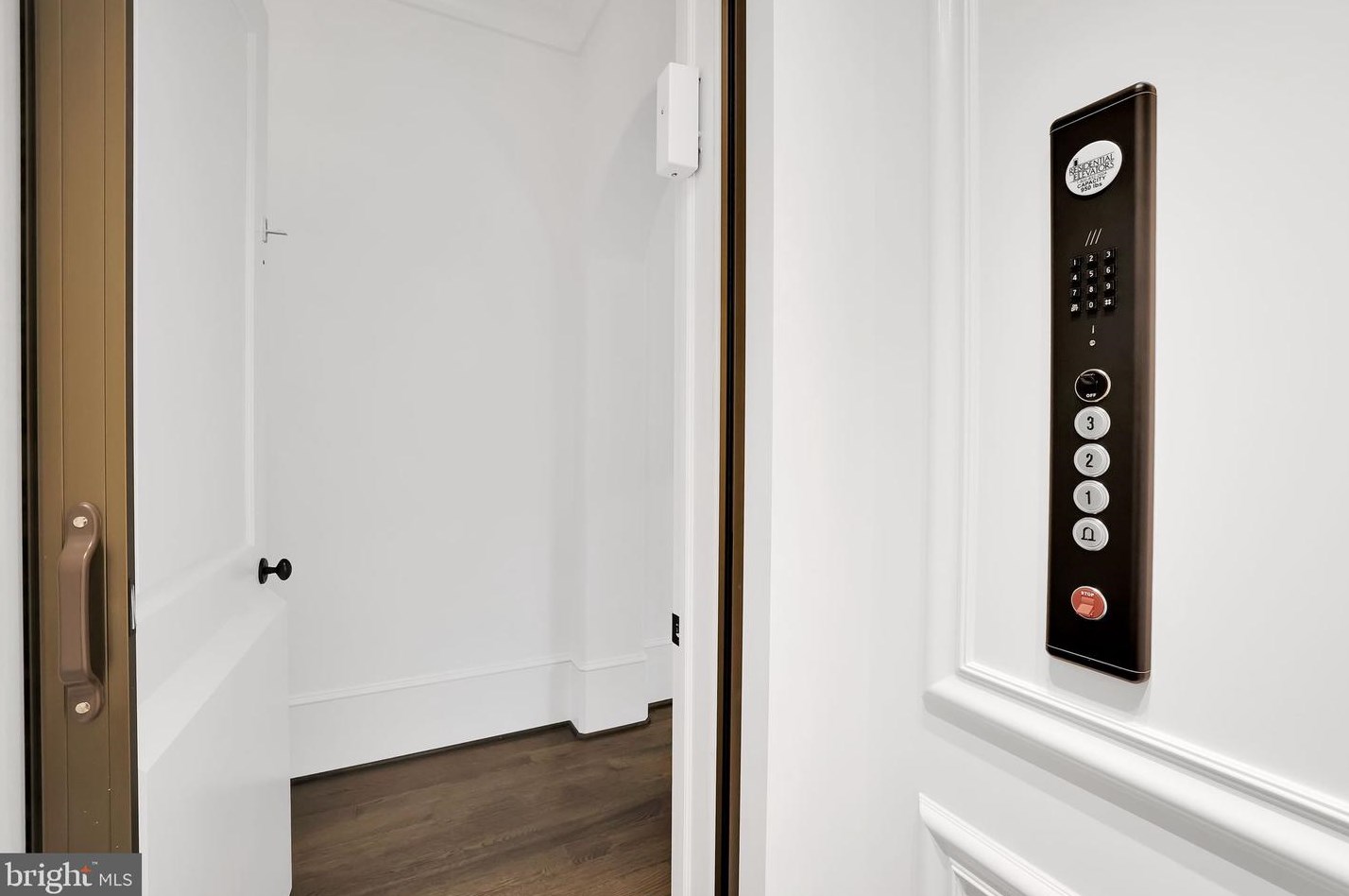 1418 Kirby Rd, Mc Lean VA 22101-3201 exterior