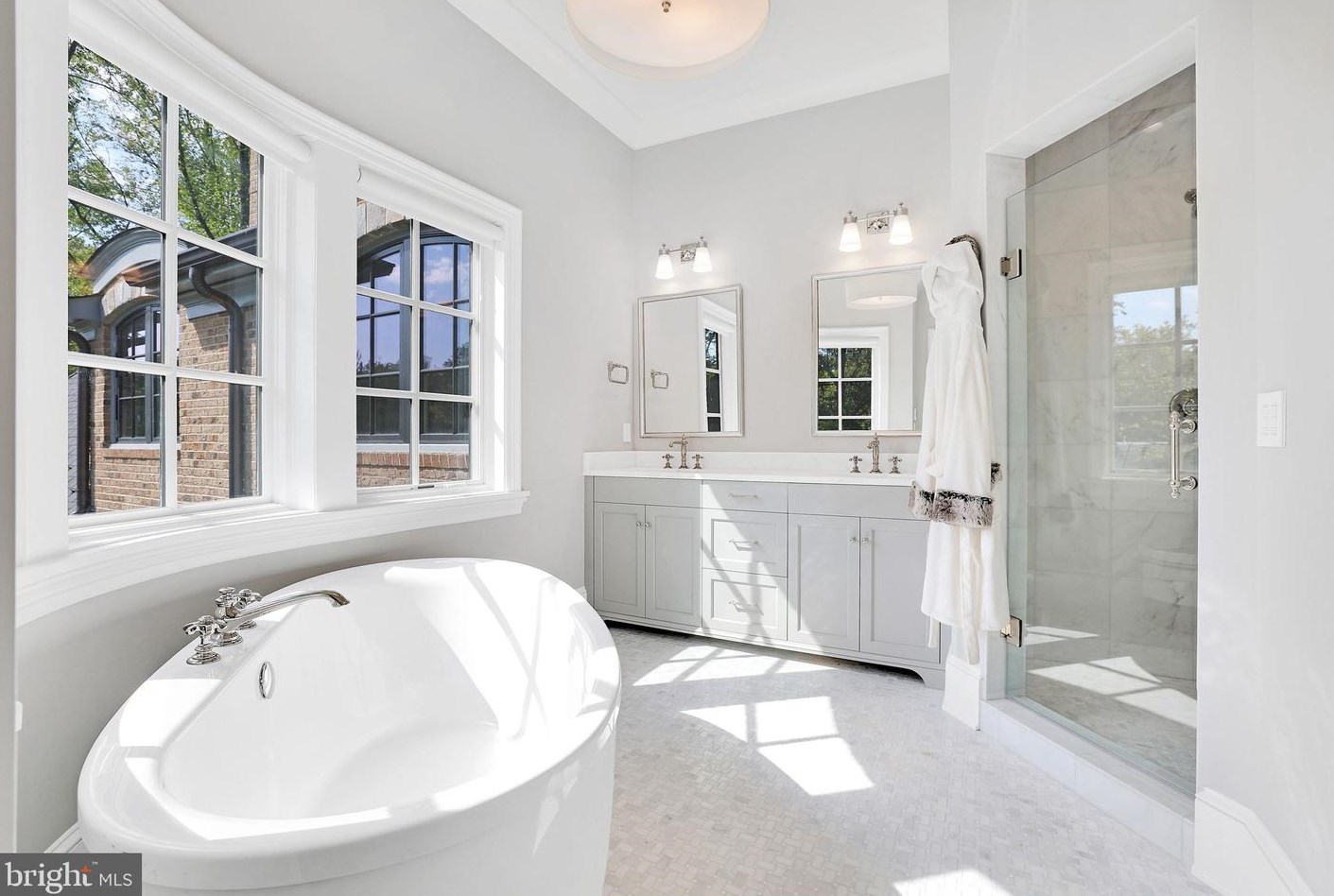 1418 Kirby Rd, Mc Lean VA 22101-3201 exterior