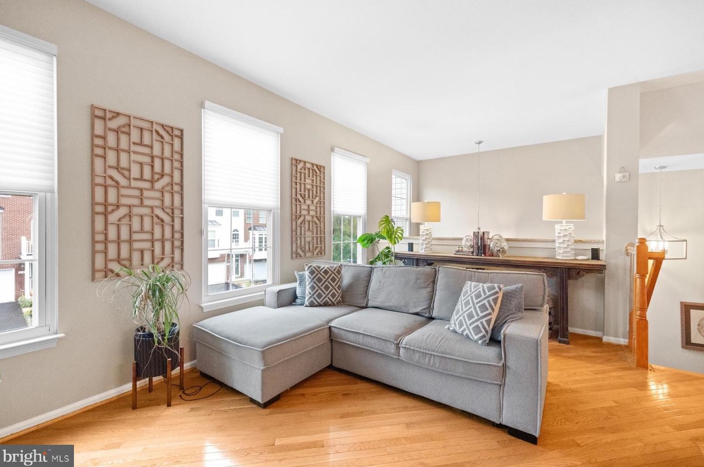 5146 Ballycastle Cir, Alexandria VA 22315-5546 exterior