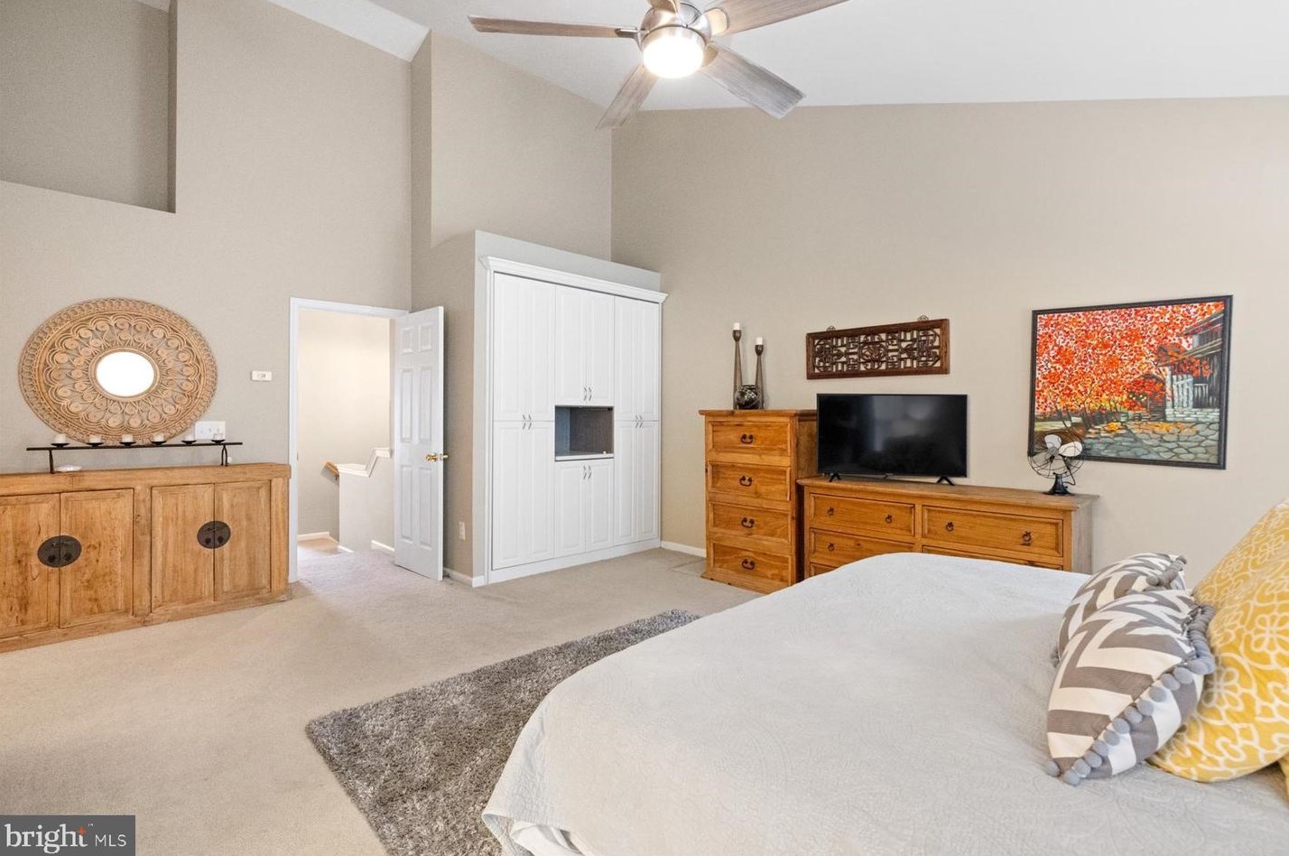 5146 Ballycastle Cir, Alexandria VA 22315-5546 exterior