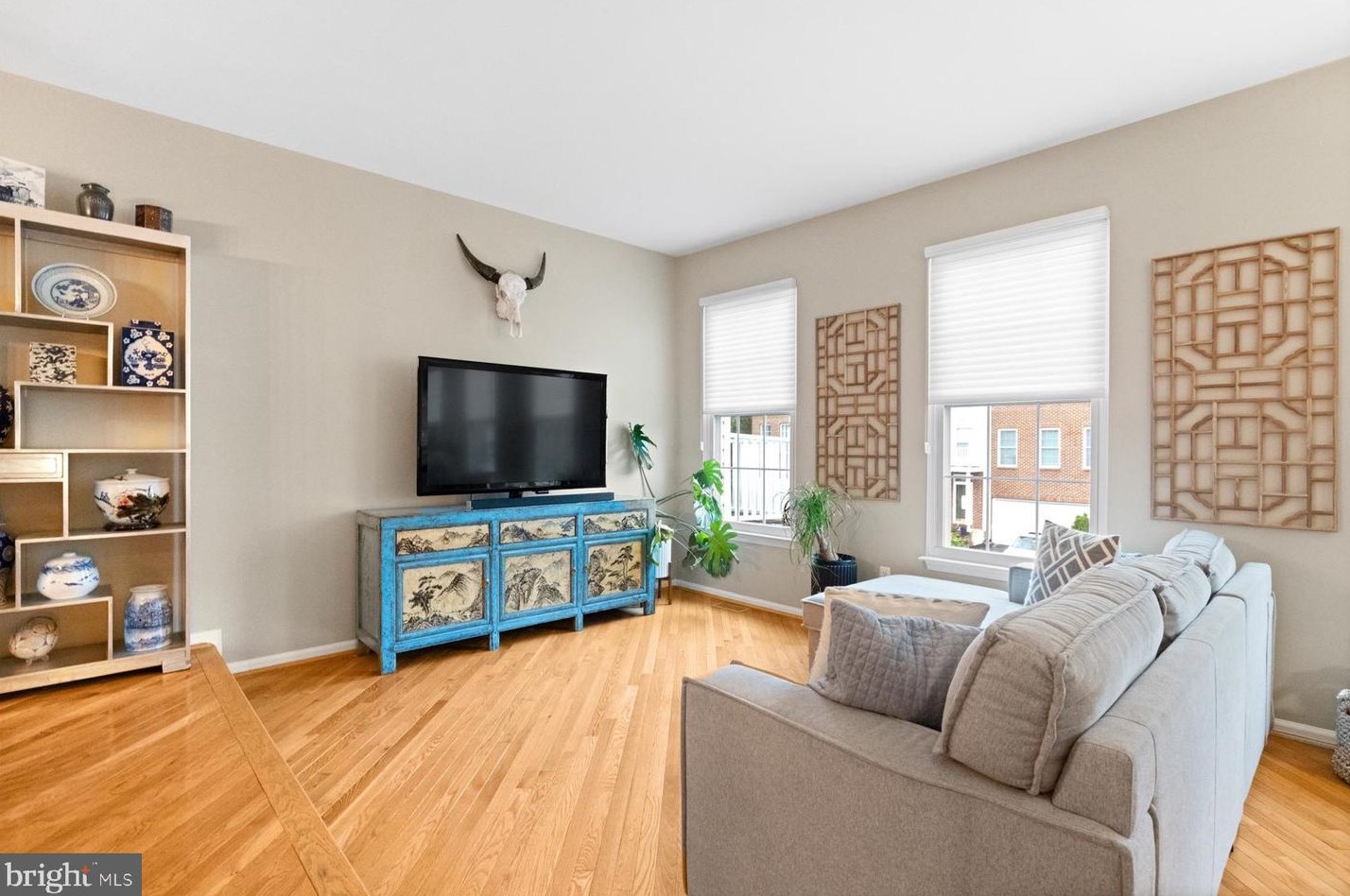 5146 Ballycastle Cir, Alexandria VA 22315-5546 exterior