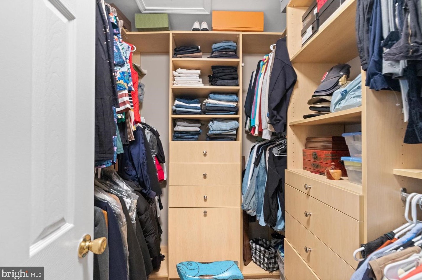 5146 Ballycastle Cir, Alexandria VA 22315-5546 exterior