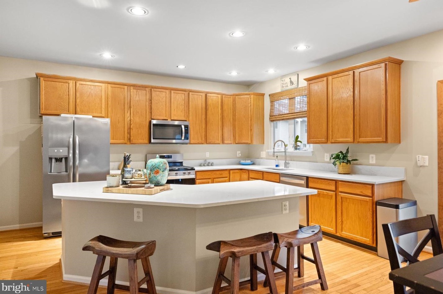 5146 Ballycastle Cir, Alexandria VA 22315-5546 exterior