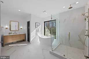 627 Hine St SE, Vienna, VA 22180 - Photo 63