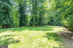 1175 Crest Ln, McLean, VA 22101 - Photo 7