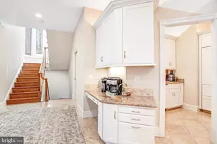 7024 Green Oak Dr, McLean, VA 22101 - Photo 11