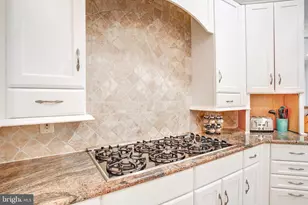 7024 Green Oak Dr, McLean, VA 22101 - Photo 15