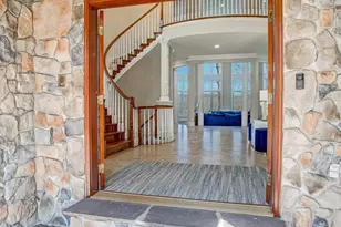 7024 Green Oak Dr, McLean, VA 22101 - Photo 3