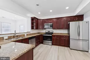 10828 Miller Rd, Oakton, VA 22124 - Photo 11