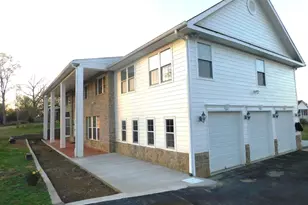 10828 Miller Rd, Oakton, VA 22124 - Photo 5