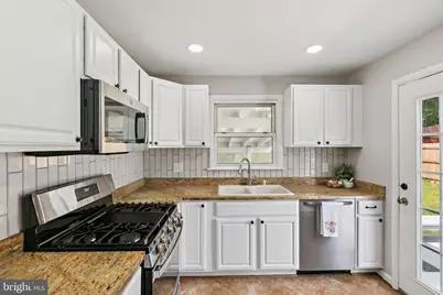 8902 Sylvania Street, Lorton, VA 22079 - Photo 7