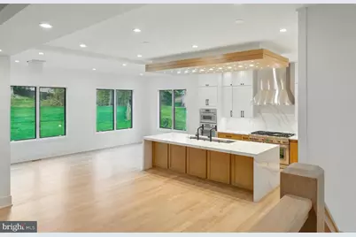 103 Saint Andrews Drive NE, Vienna, VA 22180 - Photo 9