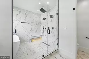 103 St Andrews Dr NE, Vienna, VA 22180 - Photo 23