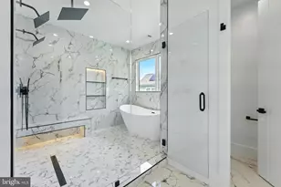 103 St Andrews Dr NE, Vienna, VA 22180 - Photo 17