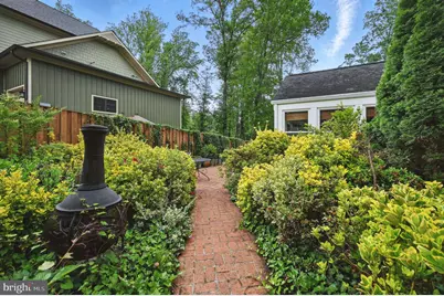 8536 Aponi Road, Vienna, VA 22180 - Photo 37