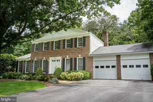 1197 Winter Hunt Rd, McLean, VA 22102 - Photo 3