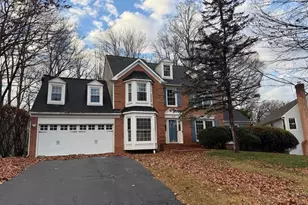 8502 Chase Glen Cir, Fairfax Station, VA 22039 - Photo 9