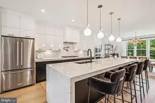 7585 Sawyer Farm Wy, McLean, VA 22102 - Photo 5