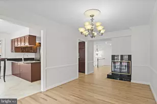 8017 Trevor Pl, Vienna, VA 22182 - Photo 7