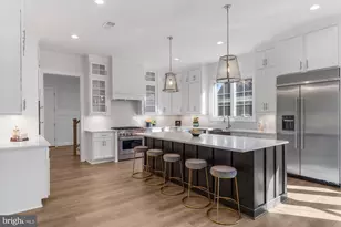 305 Glyndon St SE, Vienna, VA 22180 - Photo 3