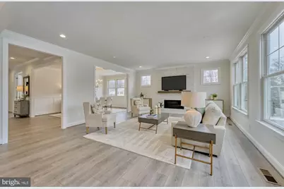 505 Hillcrest Drive SW, Vienna, VA 22180 - Photo 5