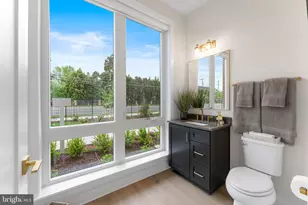 7049 Liberty Ln, McLean, VA 22101 - Photo 9