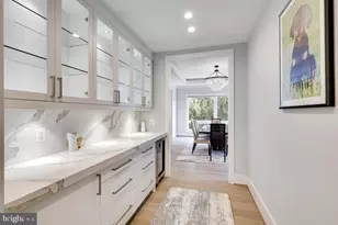 9604 Pembroke Pl, Vienna, VA 22182 - Photo 11